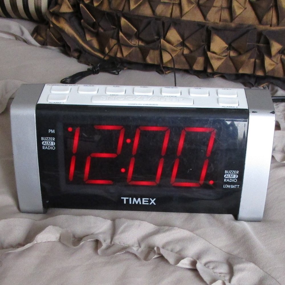 LARGE number digital alarm clock